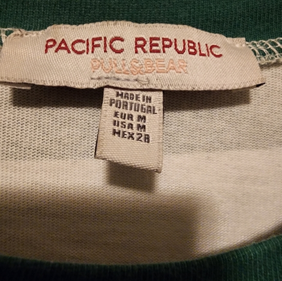 Pull and Bear T Shirt - Picture 4 of 4